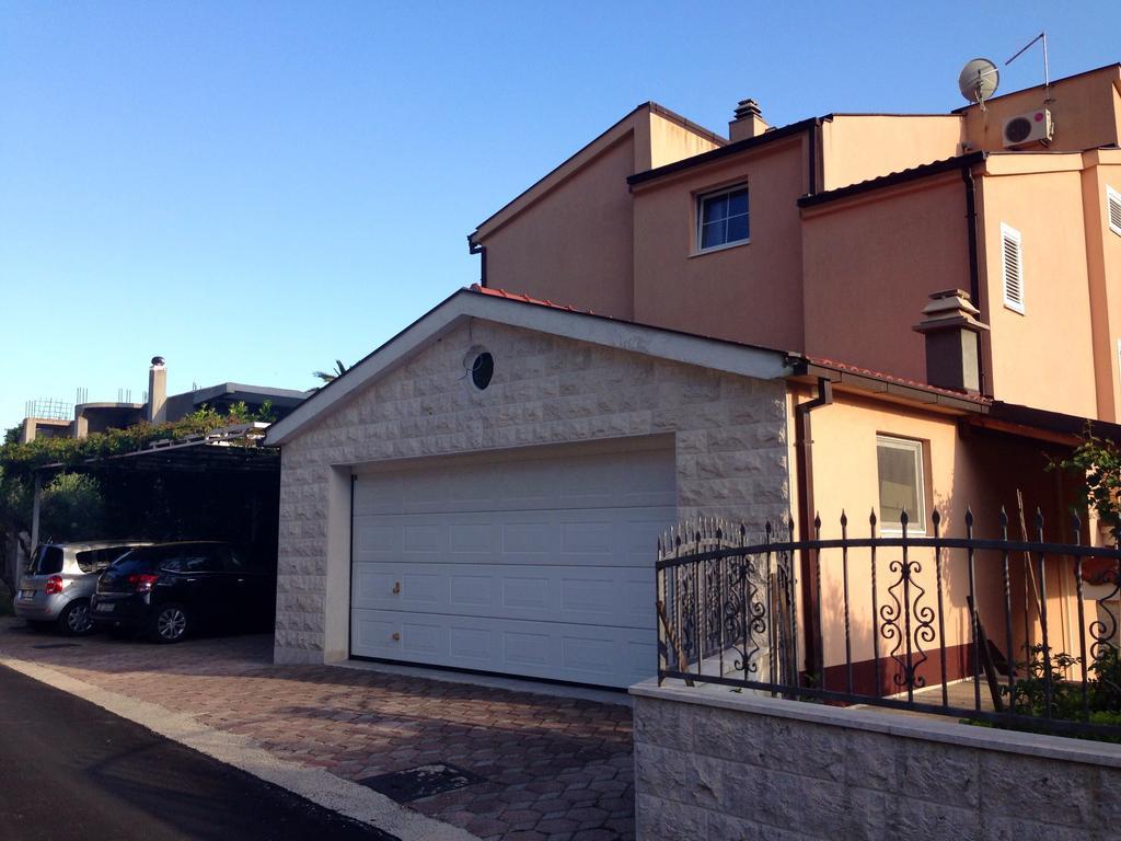 Villakamena Drvenik  Exterior foto
